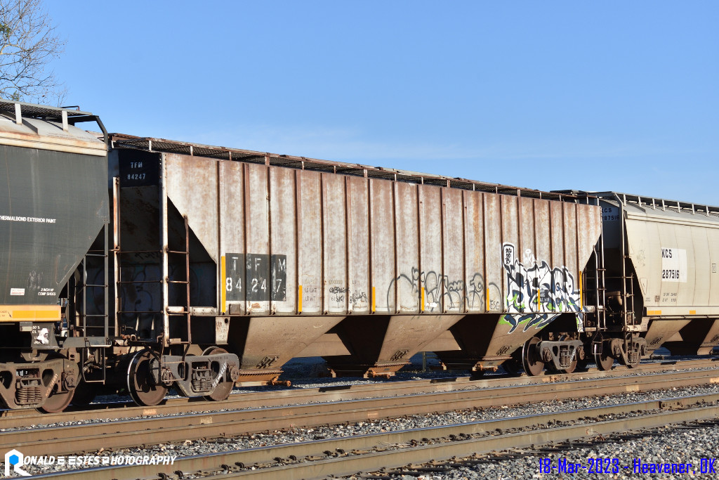 PRN2023030340_499 Kansas City Southern KCS – Grupo Transportación Ferroviaria Mexicana TFM 84247 Hopper Car 60’ 0” LO C113 3 Bay Covered Ribbed 4750cf BLT/NEW 09-1979